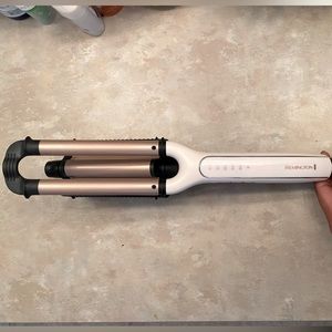 Remington 4-in-1 Adjustable Waver